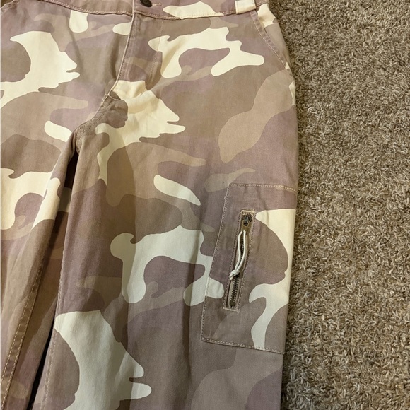 NWT Ultra High Rise Hollister Women’s Desert Camo Edgy Aesthetic Joggers Size M - Picture 6 of 7
